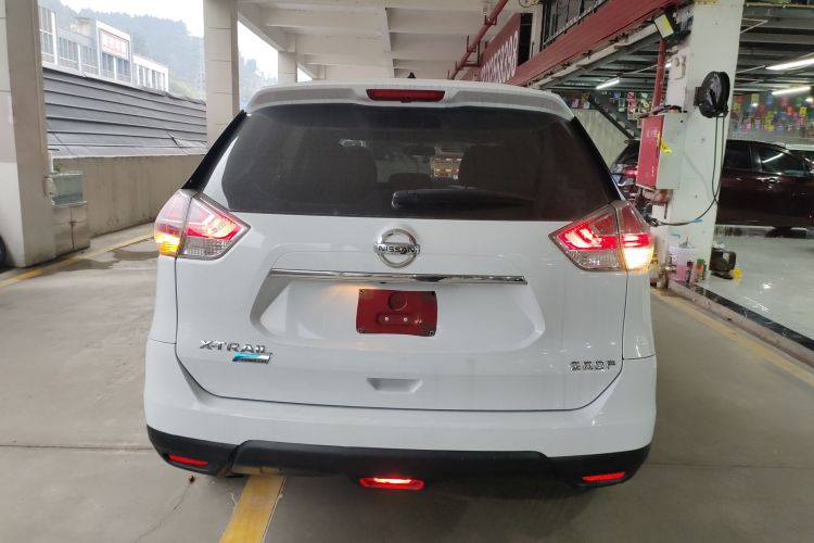 日产 奇骏 2014款 2.0L CVT舒适版 2WD车身外观6