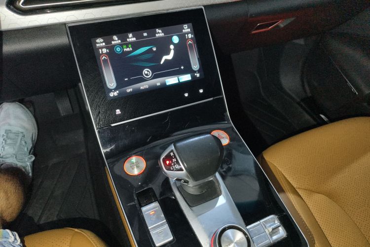 北京汽车 北京X7 2020款 1.5TD DCT致领版中控内饰18