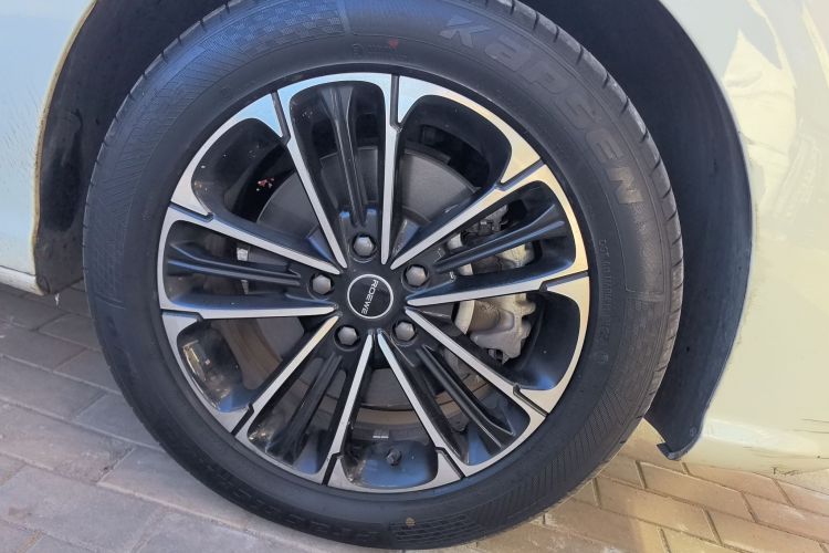 荣威iMAX8 2021款 400TGI Supreme系列尊荣版车身外观10