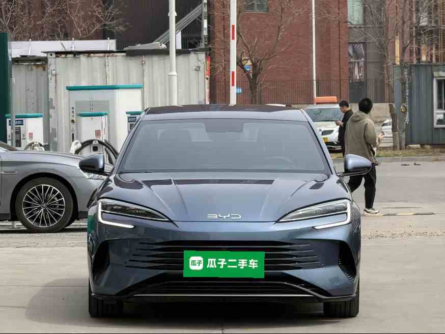 比亚迪 海豹 2024款 荣耀版 DM-i 1.5L 121km 精英型(1)