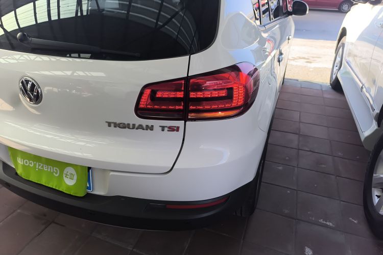 大众 途观 2015款 1.8TSI 自动两驱舒适版车身外观9