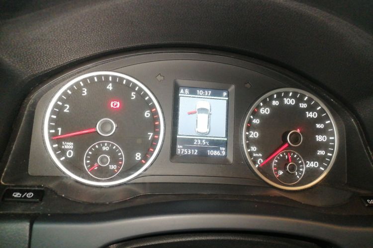 大众 途观 2013款 1.8TSI 自动四驱豪华型局部细节14