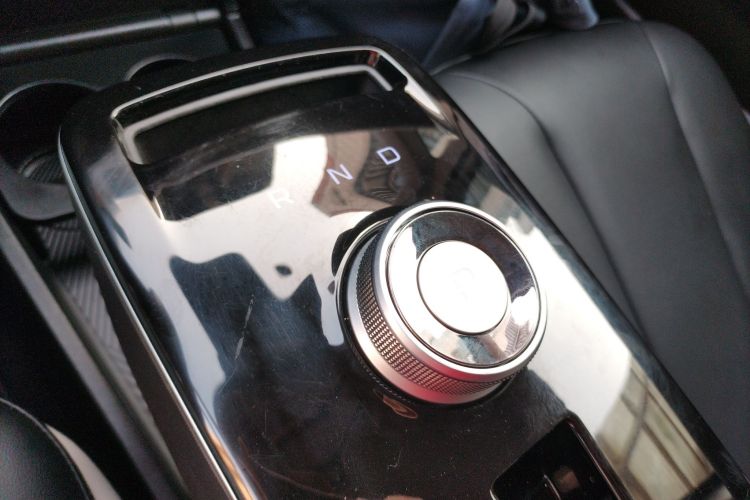 吉利几何E萤火虫 2022款 401KM 霹雳虎 4座中控内饰18