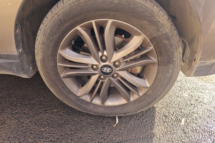 北京现代ix35 2015款 2.0L 自动两驱智能型 国V车身外观10