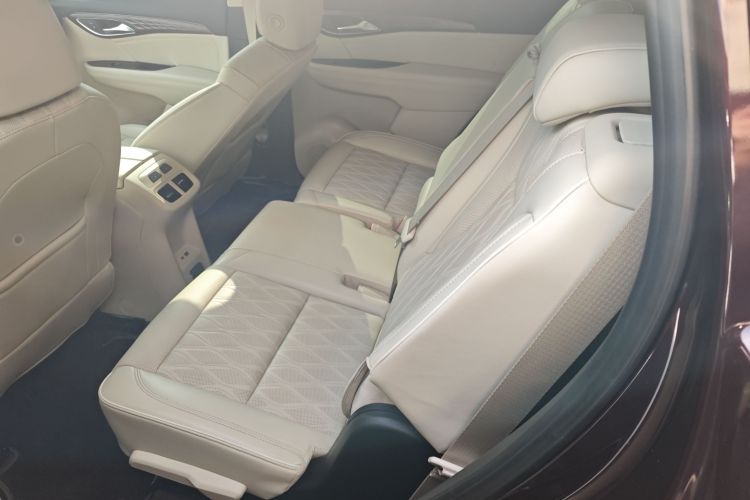 别克 2022款 昂科威Plus Avenir艾维亚 七座版中控内饰7004