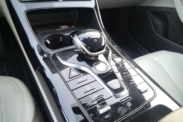 比亚迪 秦PLUS 2023款 冠军版 DM-i 55KM领先型中控内饰18