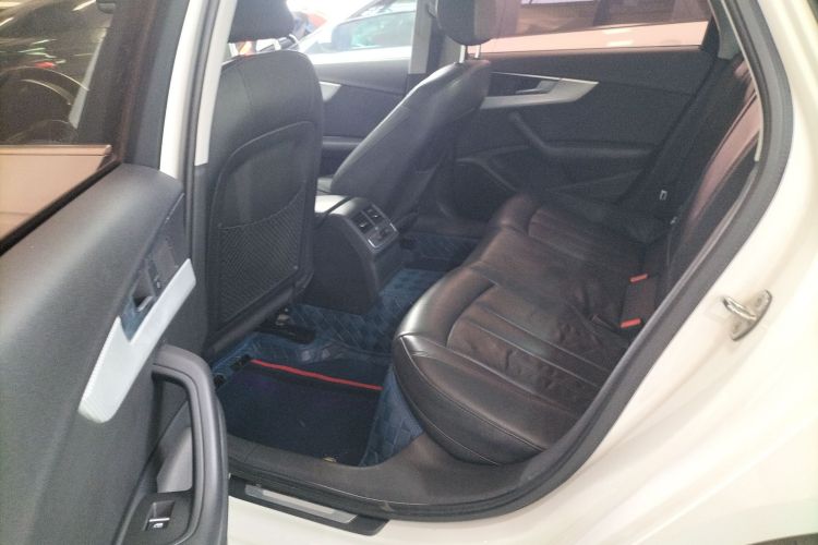 奥迪A4L 2017款 40 TFSI 时尚型中控内饰21