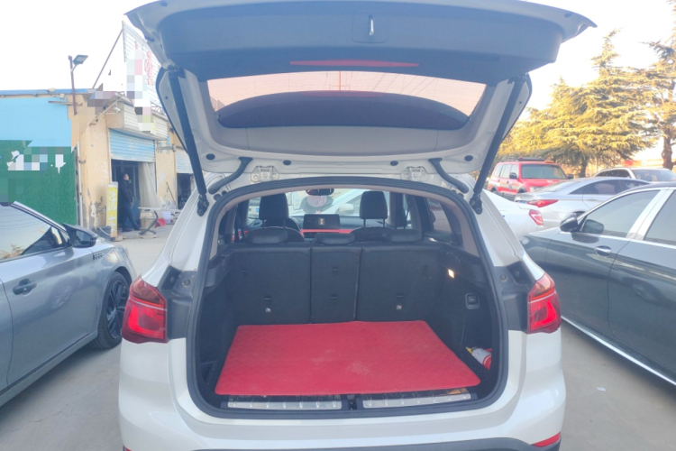 宝马X1 2018款 sDrive18Li 时尚型机舱底盘23