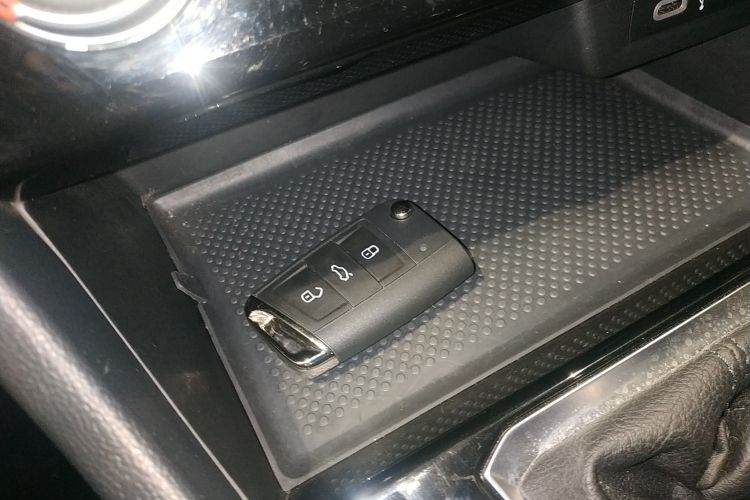 大众 速腾 2024款 300TSI DSG超越版中控内饰7001