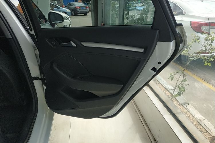 奥迪A3 2018款 30周年年型 Sportback 35 TFSI 进取型中控内饰7003