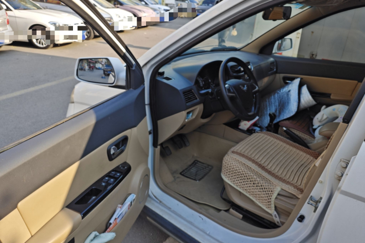 五菱汽车 五菱宏光 2013款 1.5L S豪华型中控内饰20