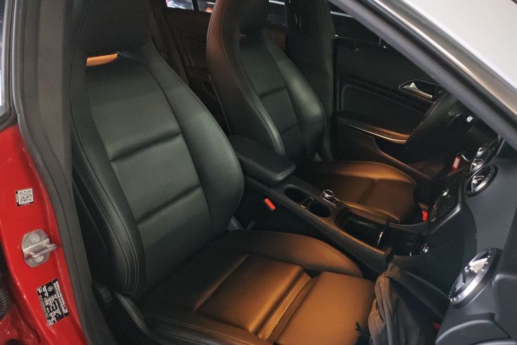 奔驰CLA 2018款 CLA 200 动感型局部细节41