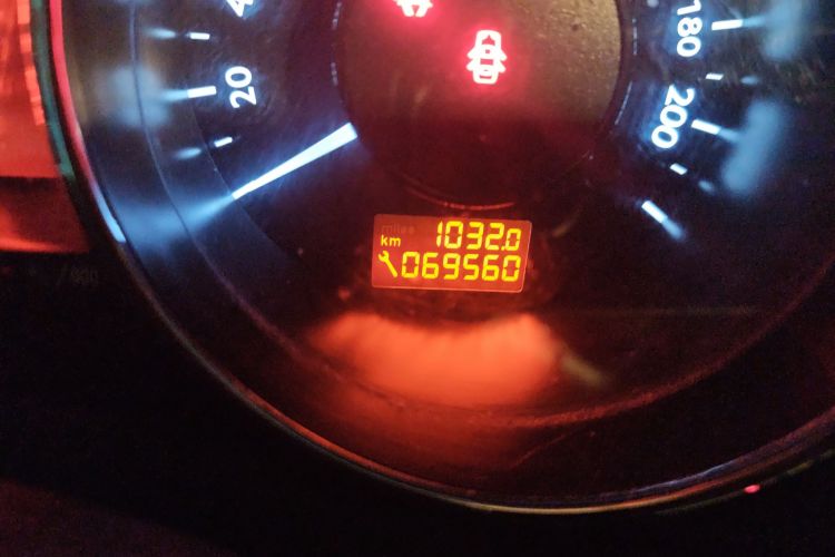 标致3008 2015款 2.0L 自动潮流版中控内饰15