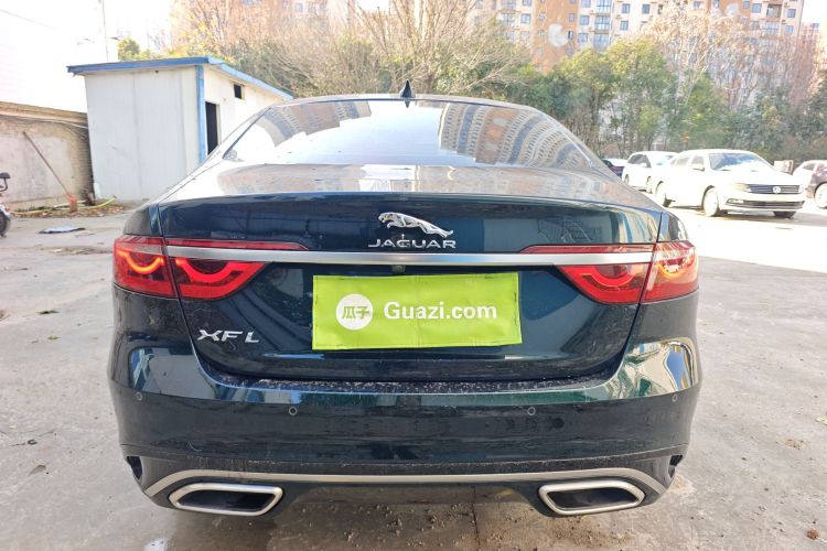 捷豹XFL 2023款 XFL 2.0T P250 两驱精英运动版车身外观6