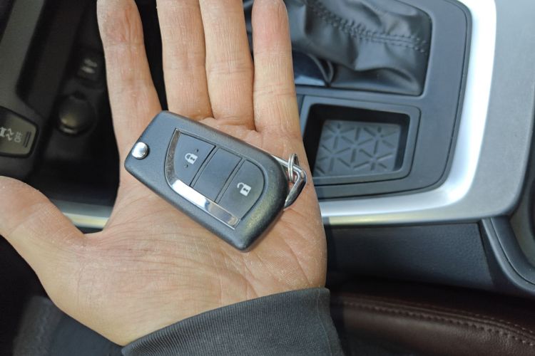 丰田 威兰达 2022款 改款 2.0L CVT两驱领先版中控内饰11