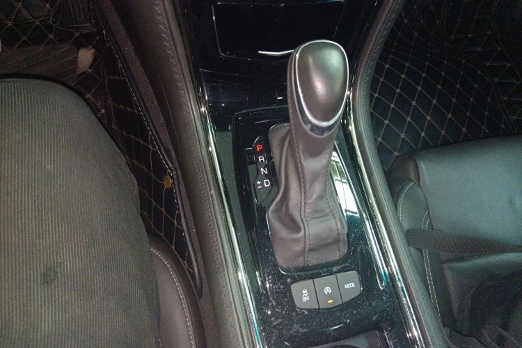 凯迪拉克ATS-L 2017款 28T 时尚型中控内饰18