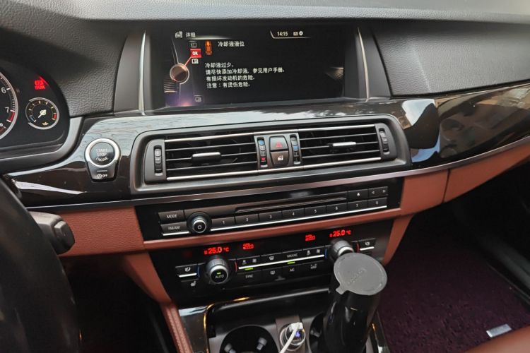 宝马5系 2014款 528Li 领先型中控内饰16