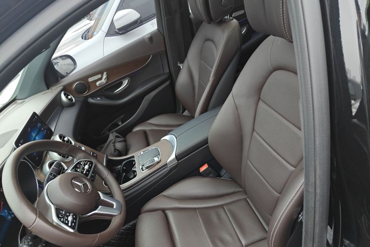 奔驰GLC 2022款 改款 GLC 260 L 4MATIC 豪华型中控内饰19