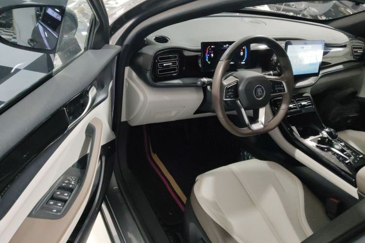 比亚迪 秦PLUS 2023款 冠军版 DM-i 55KM领先型中控内饰20