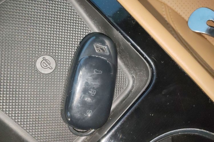 理想汽车 理想ONE 2021款 增程6座版中控内饰11