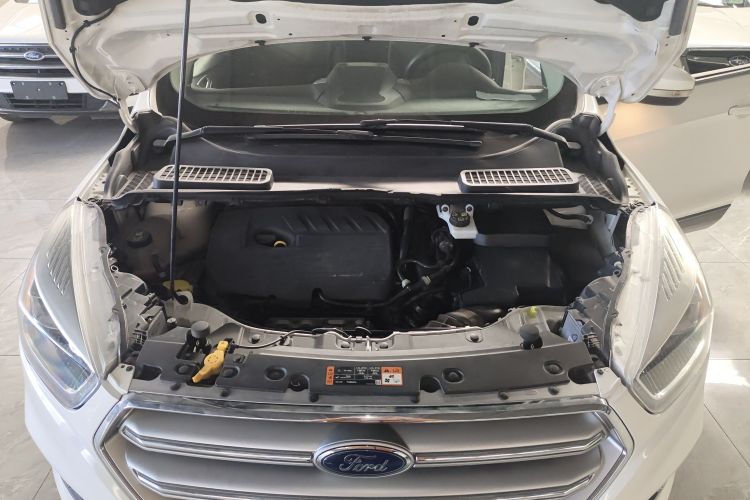 福特 翼虎 2018款 EcoBoost 180 两驱铂翼型机舱底盘24