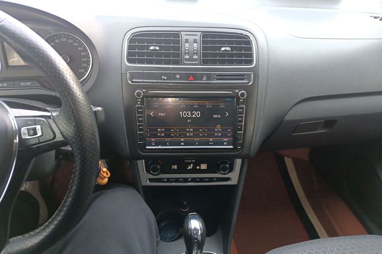 大众 2016款 1.6L Cross Polo 自动中控内饰16