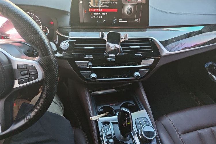 宝马5系 2019款 525Li M运动套装中控内饰16