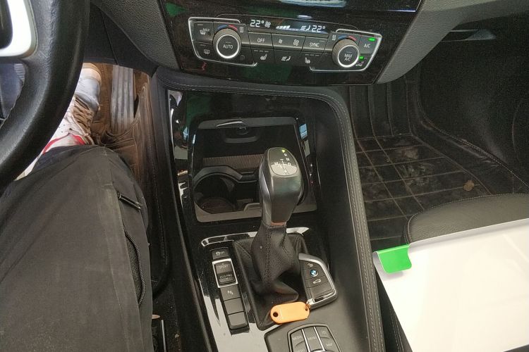 宝马X1 2016款 sDrive20Li 豪华型中控内饰18