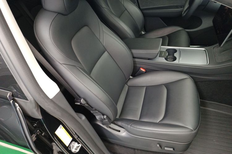 特斯拉 Model Y 2022款 改款 后轮驱动版局部细节41