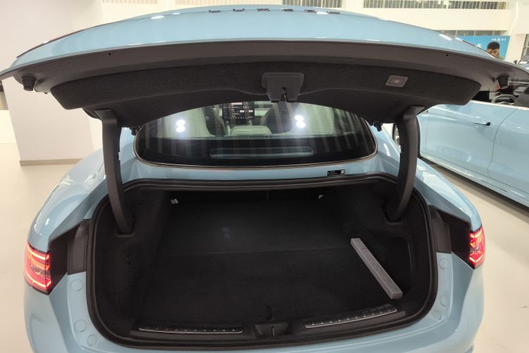 鸿蒙智行 智界S7 2024款 Ultra 四驱旗舰版机舱底盘23