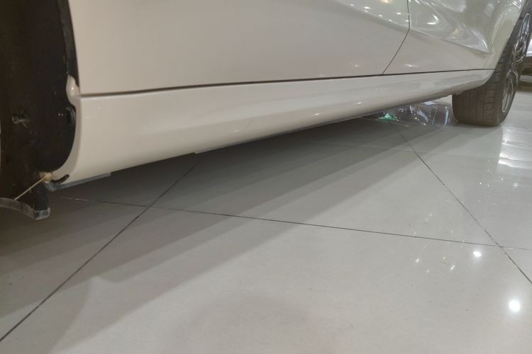 鸿蒙智行 问界M5 2023款 纯电后驱智驾版局部细节9001