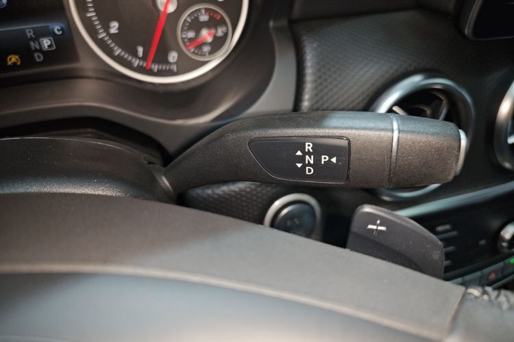 奔驰A级(进口) 2018款 A 200 动感型局部细节18