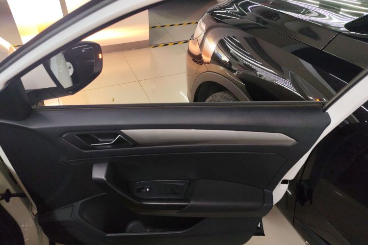 大众 T-ROC探歌 2020款 230TSI DSG两驱进取型中控内饰42