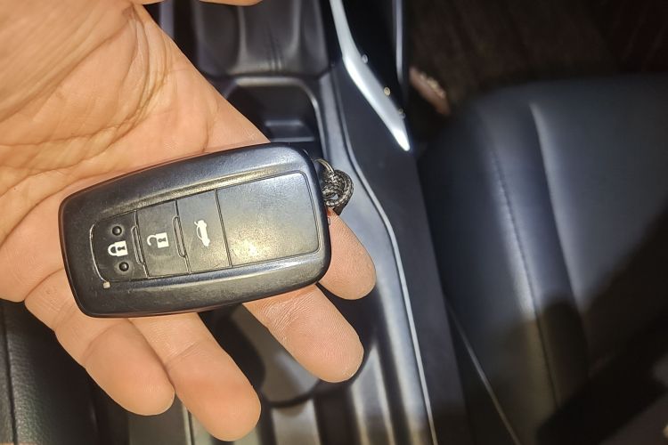 丰田 凌尚 2023款 2.0L 豪华版中控内饰11