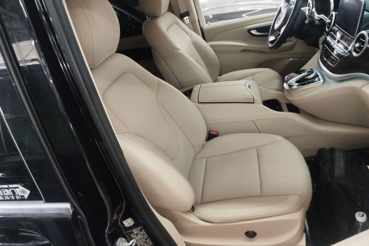 奔驰V级 2018款 V 260 尊贵版 国VI局部细节41