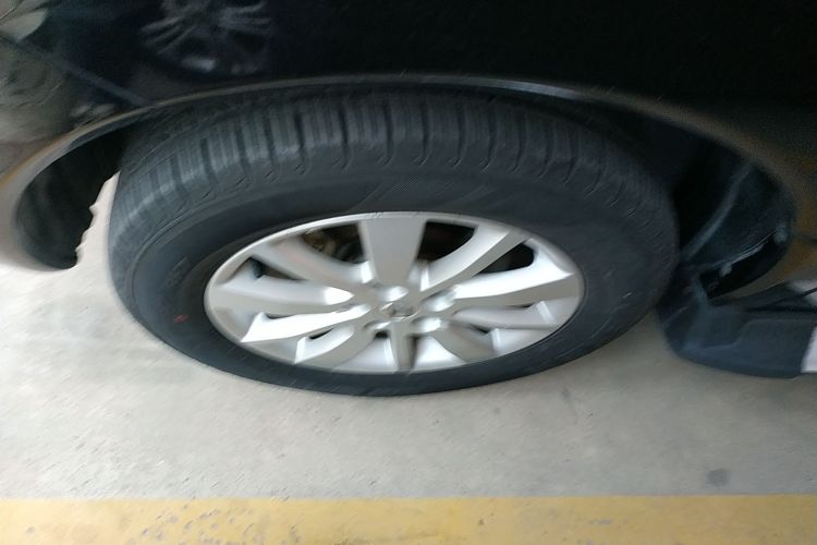 雷诺 科雷傲(进口) 2014款 改款 2.0L 两驱时尚版车身外观6007