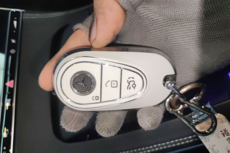 奔驰C级 2025款 C 200 L 运动版中控内饰7001