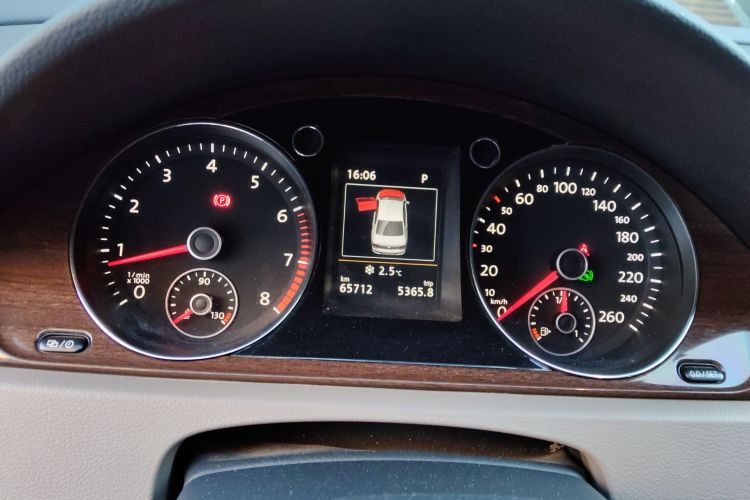 大众 迈腾 2015款 改款 2.0TSI 尊贵型中控内饰14