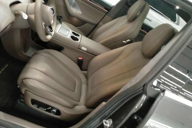 鸿蒙智行 智界R7 2025款 增程 251km Max局部细节19