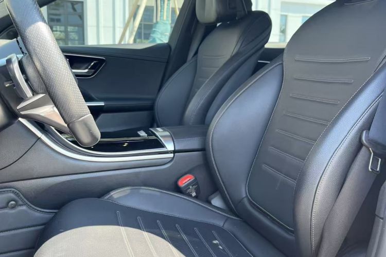 奔驰C级 2022款 C 200 L 运动版局部细节19