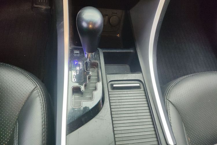 现代 索纳塔 2013款 2.0L 自动时尚版中控内饰18