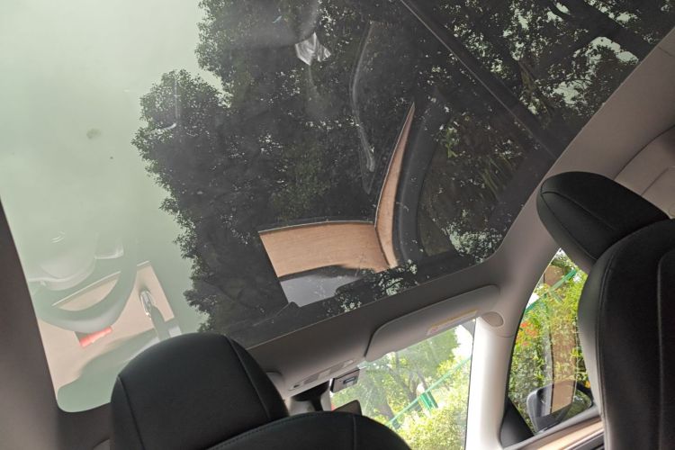 特斯拉 Model Y 2021款 长续航全轮驱动版中控内饰22