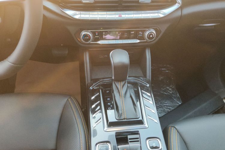 奔腾T77 2019款 230 TID 自动豪华型 国VI中控内饰18