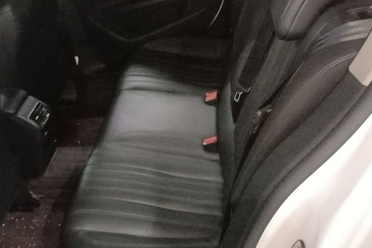 标致408 2022款 1.6T 进取版中控内饰21