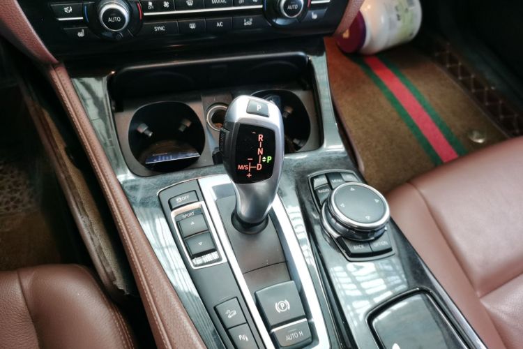 宝马5系 2014款 528Li xDrive领先型中控内饰18