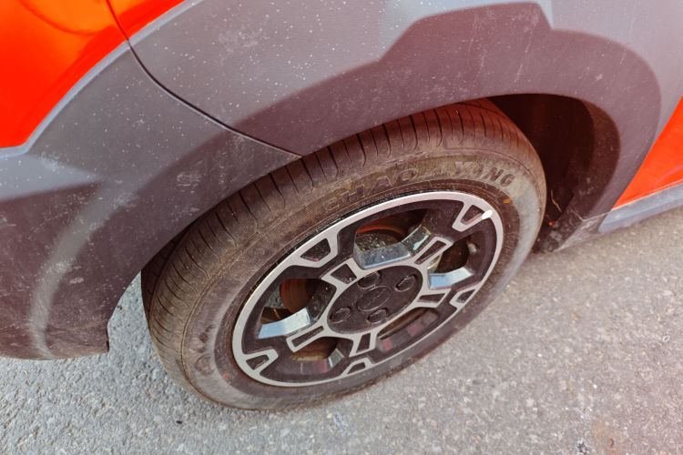 吉利银河 2025款 210km 熊猫骑士车身外观6007