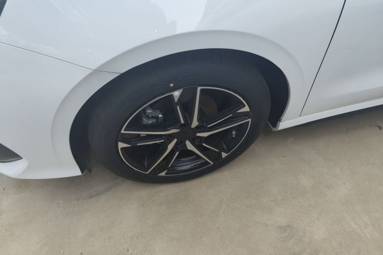 吉利汽车 2024款 缤瑞COOL 1.5T DCT冠军版车身外观6007