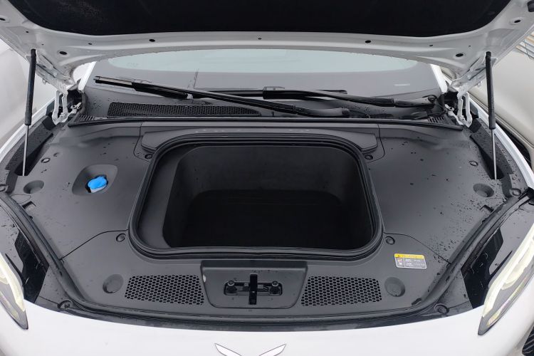 红旗EH7 2024款 690 Pro机舱底盘24