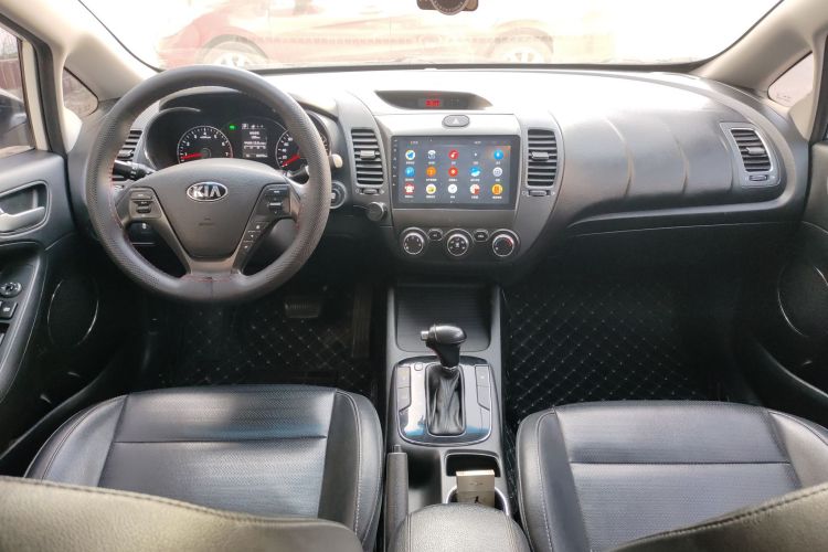 起亚K3 2017款  1.6L 自动15周年特别版GLS中控内饰7002