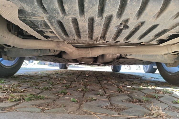 奔驰E级 2019款 E 300 L 运动时尚型局部细节9009